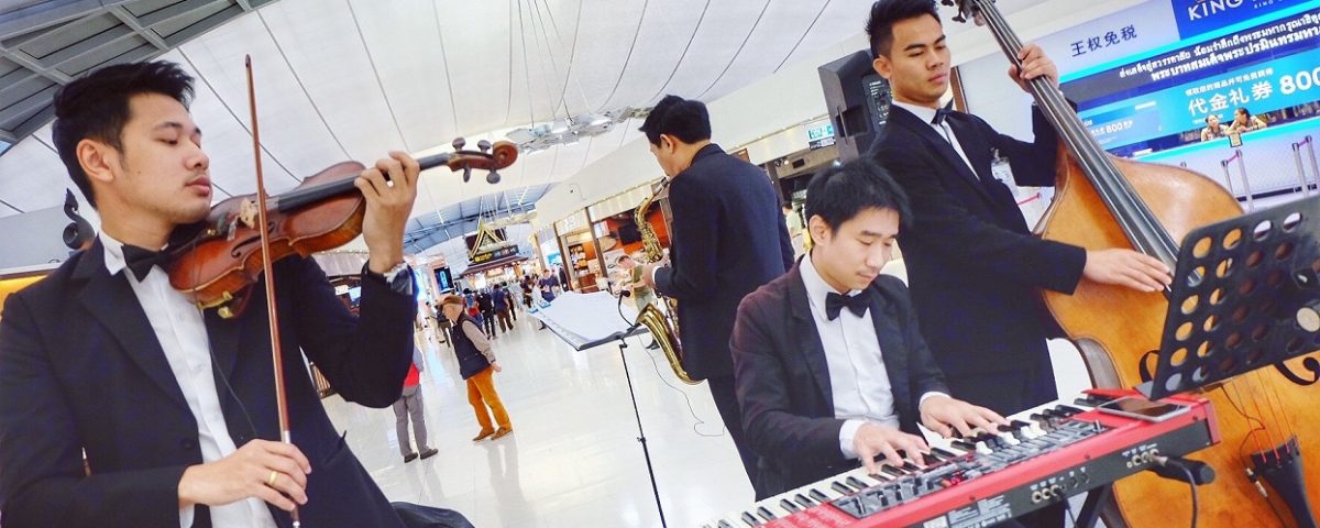 วงดนตรีคลาสสิค- บรรเลง-เพลงพระราชนิพนธ์-สนามบินสุวรรณภูมิ