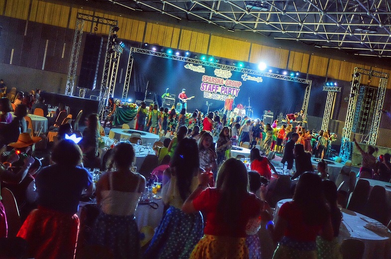 งานเลี้ยงปีใหม่ วงดนตรีงานเลี้ยง puppada 8